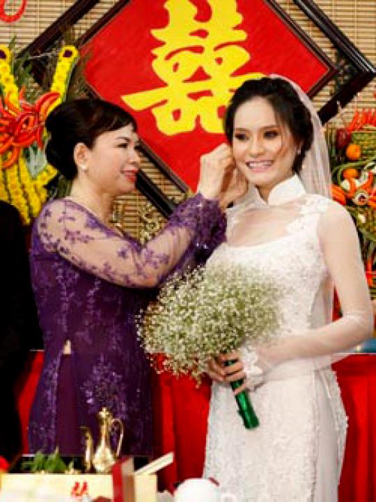 Cho thuê áo vest sui gia tham dự tiệc cưới Cho thuê áo vest sui gia tham dự tiệc cưới
